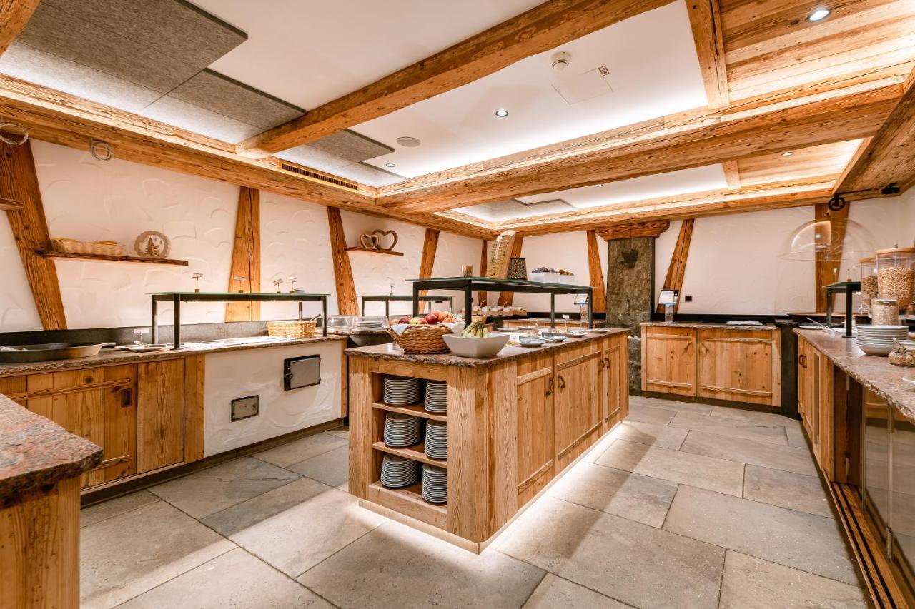 Hotel Restaurant Hexenalm 4*